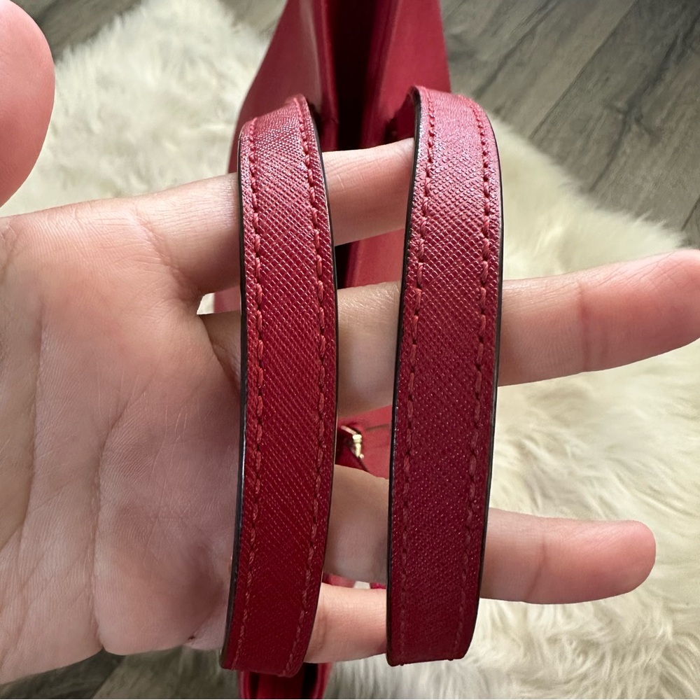 Michael Kors Jet Set Tote - Picture 4 of 11